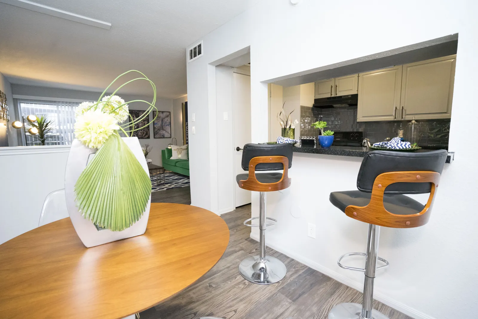 Establishment — Dining area